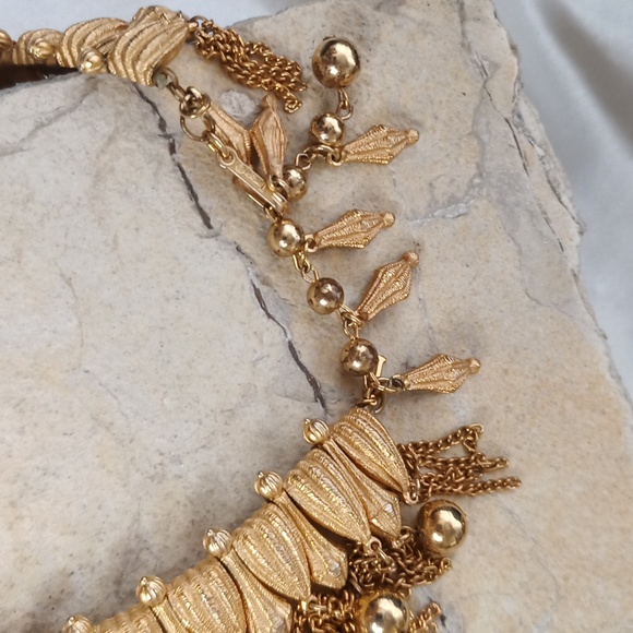 Vintage Crown Trifari Unique tassel necklace gold filled - Picture 10 of 11